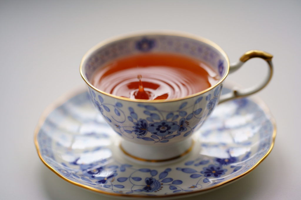 紅茶のお湯の温度を高く保ち、美味しくいれるコツとは？