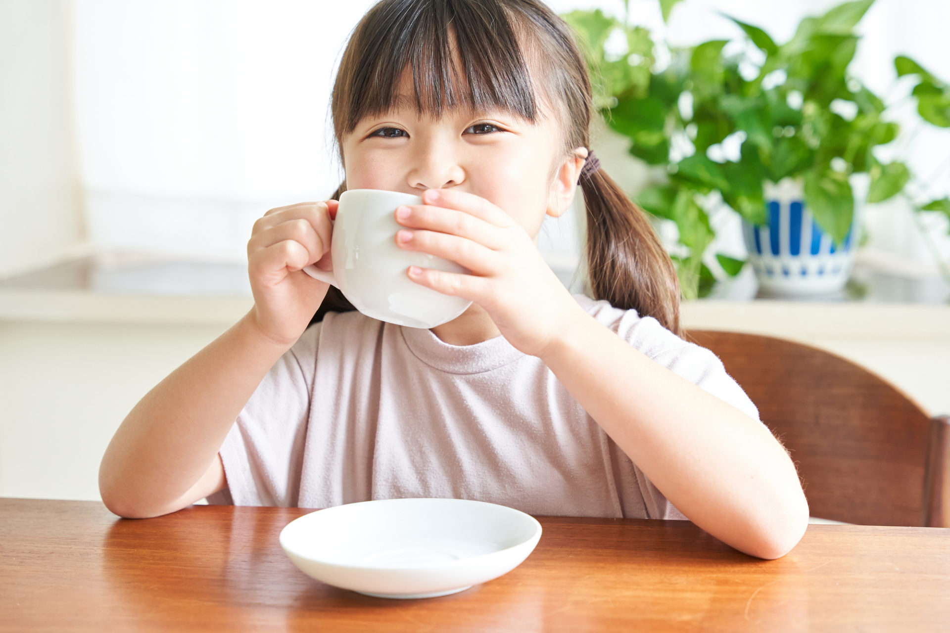 海外における子どものカフェイン摂取量の目安