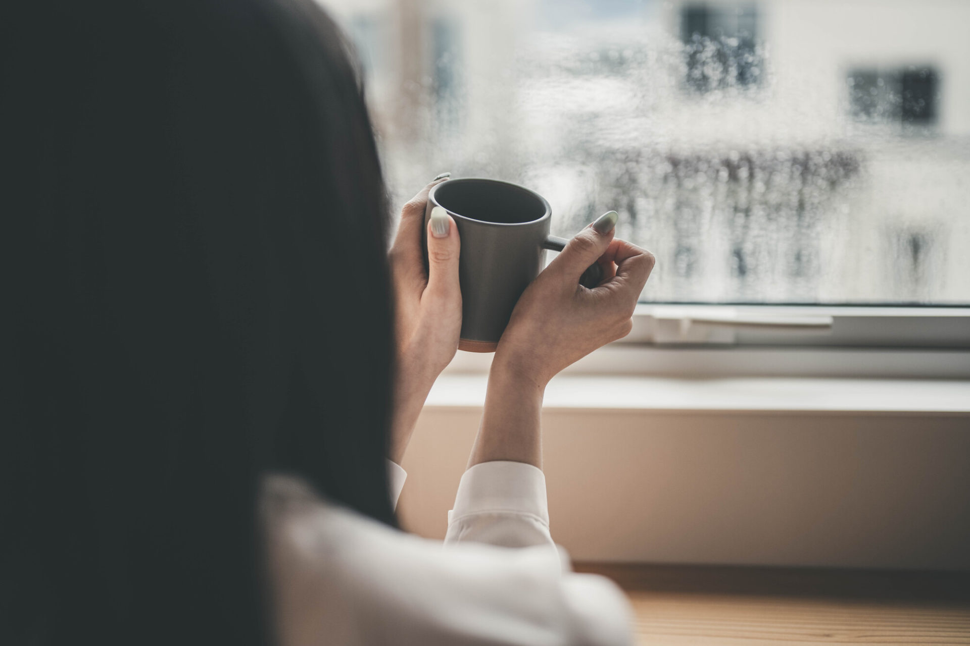 湿気の多い季節に紅茶の香りが弱く感じる理由とは？