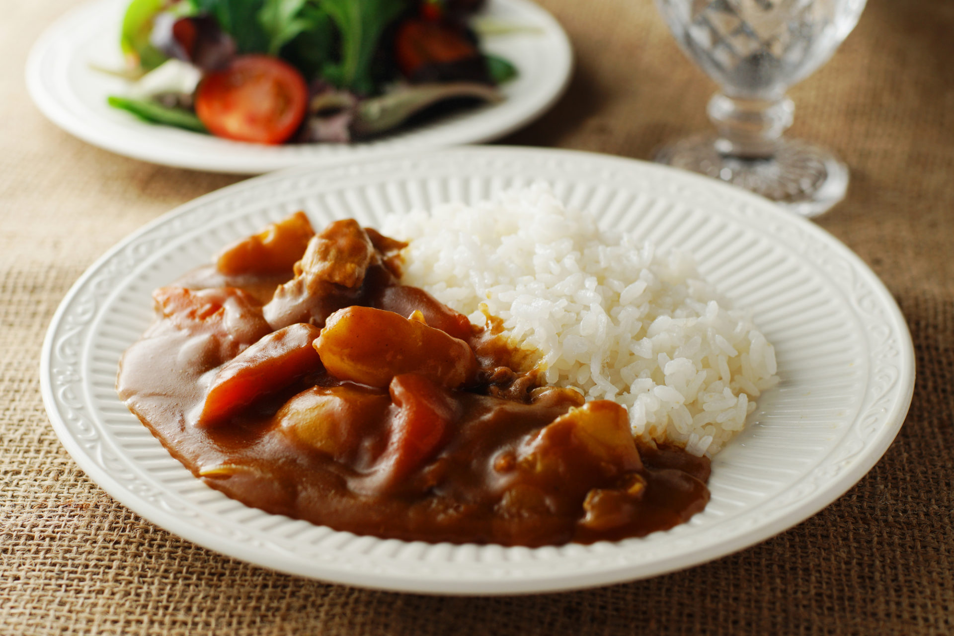 香りの強い料理と紅茶は合わせづらいと感じる理由とは？